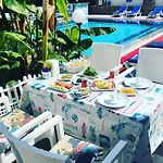 Palmiye アパートホテル *
